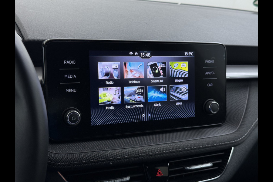 Škoda Fabia 1.0TSI 96PK 5Drs Ecc Navi* Camera Stoelverwarming Apple Carplay Android Auto Cruise Control Pdc Lmv Isofix Privacyglas Led Smartlink Bluetooth Keyless Licht-/regensensor Mooie en complete Skoda Fabia 380 Liter kofferruimte