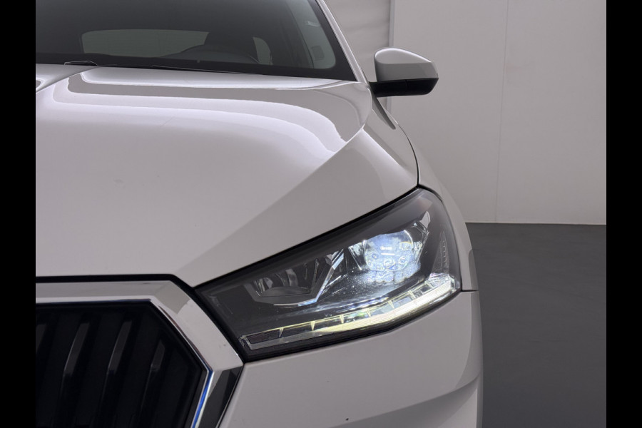 Škoda Fabia 1.0TSI 96PK 5Drs Ecc Navi* Camera Stoelverwarming Apple Carplay Android Auto Cruise Control Pdc Lmv Isofix Privacyglas Led Smartlink Bluetooth Keyless Licht-/regensensor Mooie en complete Skoda Fabia 380 Liter kofferruimte