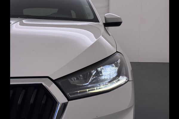 Škoda Fabia 1.0TSI 96PK 5Drs Ecc Navi* Camera Stoelverwarming Apple Carplay Android Auto Cruise Control Pdc Lmv Isofix Privacyglas Led Smartlink Bluetooth Keyless Licht-/regensensor Mooie en complete Skoda Fabia 380 Liter kofferruimte