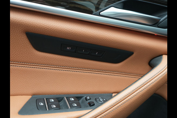 BMW 5 Serie Touring 530e Luxury Line Plug In Hybrid 293pk Dealer O.H PHEV | Trekhaak Af Fabriek | Camera | Comfortstoelen Memory & Verwarmd | Cruise Control | Apple Carplay | Navigatie | Virtual | DAB | 18" L.M | BMW LED |