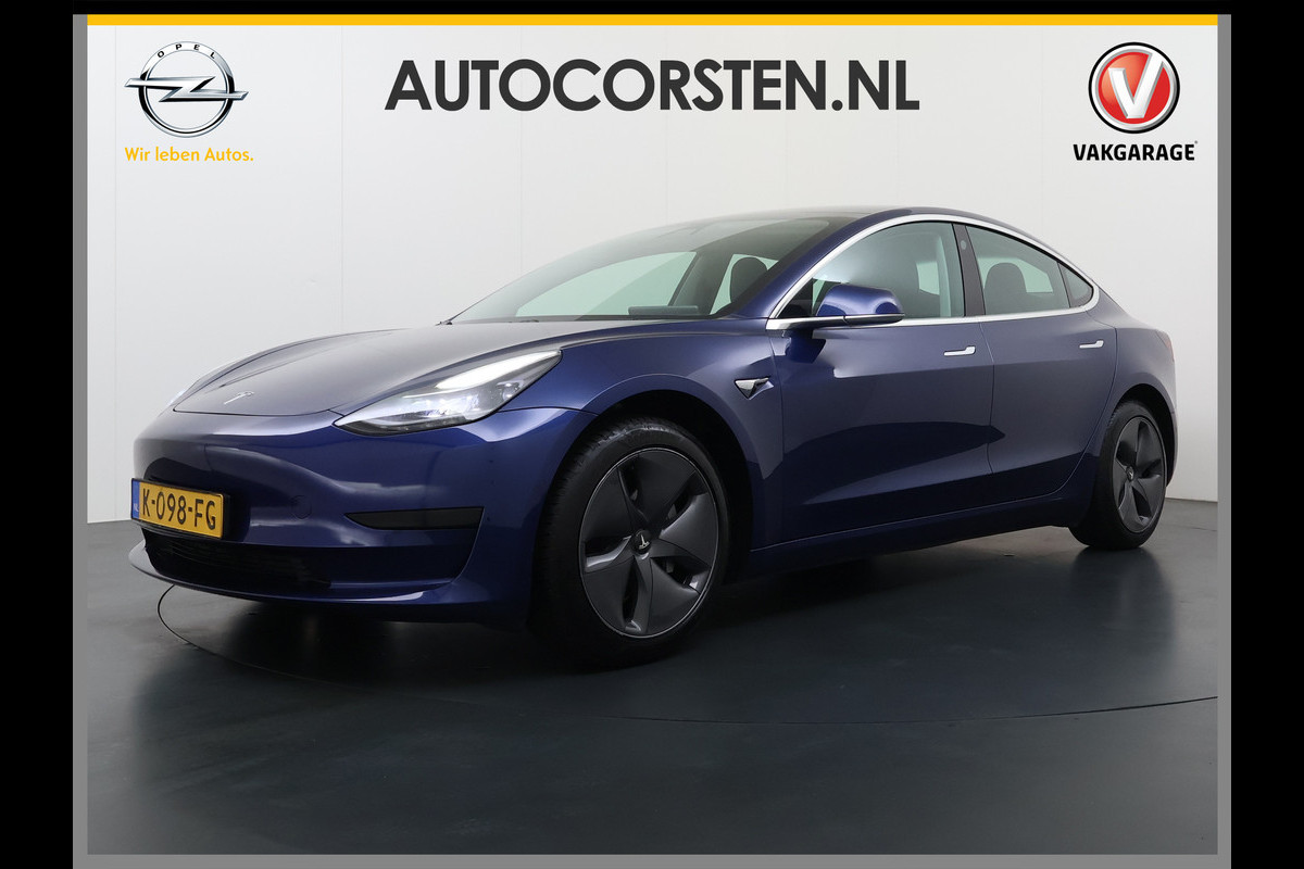 Tesla Model 3 RWD SR plus 325PK LFP Accu Trekhaak Lmv 18" AutoPilot Leder Panoramadak Adaptive-Cruise Camera's Elektr.-Stuur+Stoelen+Spiegels+ Navi LED DAB Voorverwarmen Keyless One-Pedal-Drive SOH 88% 1e Eigenaar Origineel Nederlandse Auto Fabrieksgarantie op Accu en Motor tot 15-12-2028/160.000km