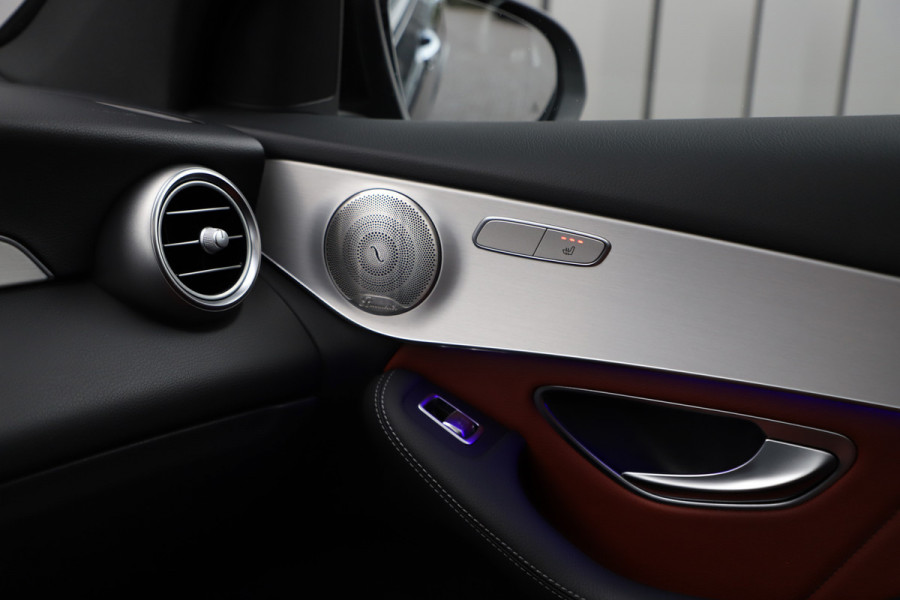 Mercedes-Benz GLC Coupé 300e AMG 4-Matic | 320PK | Schuifdak | Burmester | Keyless-go | Sfeerverlichting | Multibeam | Stoelverw. | NL-Auto | 2021