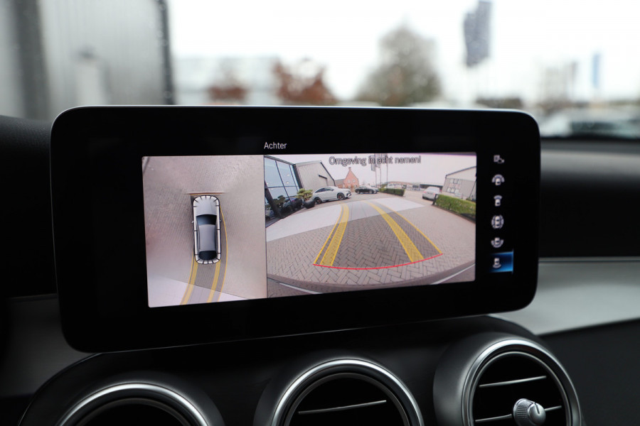 Mercedes-Benz GLC Coupé 300e AMG 4-Matic | 320PK | Schuifdak | Burmester | Keyless-go | Sfeerverlichting | Multibeam | Stoelverw. | NL-Auto | 2021