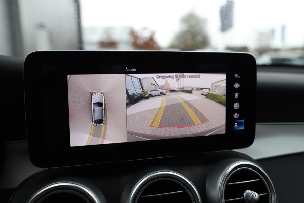 Mercedes-Benz GLC Coupé 300e AMG 4-Matic | 320PK | Schuifdak | Burmester | Keyless-go | Sfeerverlichting | Multibeam | Stoelverw. | NL-Auto | 2021