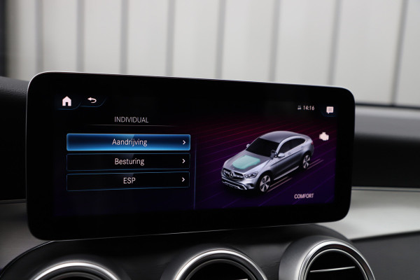 Mercedes-Benz GLC Coupé 300e AMG 4-Matic | 320PK | Schuifdak | Burmester | Keyless-go | Sfeerverlichting | Multibeam | Stoelverw. | NL-Auto | 2021