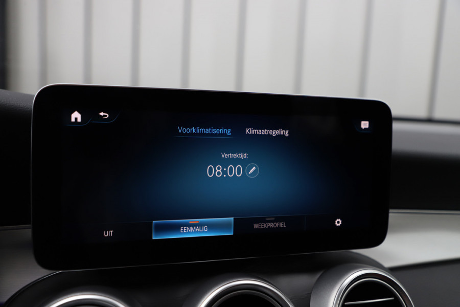 Mercedes-Benz GLC Coupé 300e AMG 4-Matic | 320PK | Schuifdak | Burmester | Keyless-go | Sfeerverlichting | Multibeam | Stoelverw. | NL-Auto | 2021