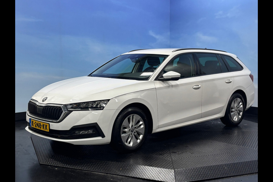 Škoda Octavia Combi 1.0 e-TSI Business Edition Plus Automaat | Navi | Clima | Cruise | PDC| Trekhaak