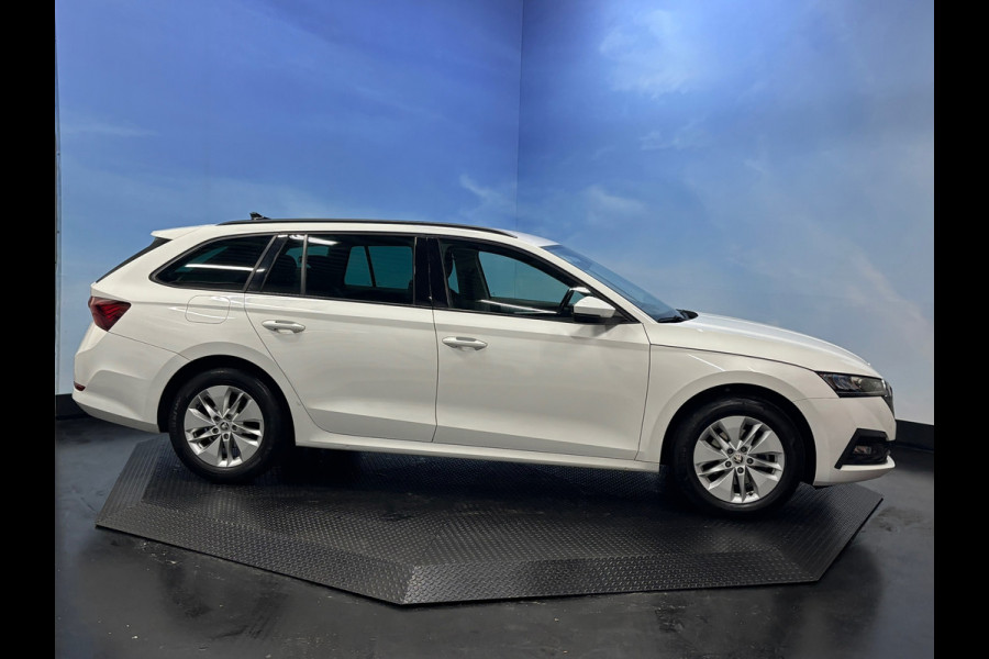 Škoda Octavia Combi 1.0 e-TSI Business Edition Plus Automaat | Navi | Clima | Cruise | PDC| Trekhaak