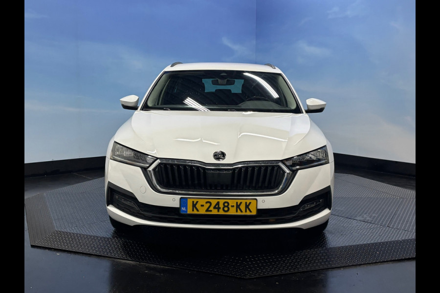 Škoda Octavia Combi 1.0 e-TSI Business Edition Plus Automaat | Navi | Clima | Cruise | PDC| Trekhaak