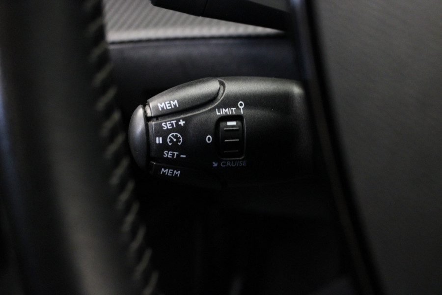 Peugeot 2008 1.2 PureTech Blue Lease Allure |Camera|Trekhaak|Navi|