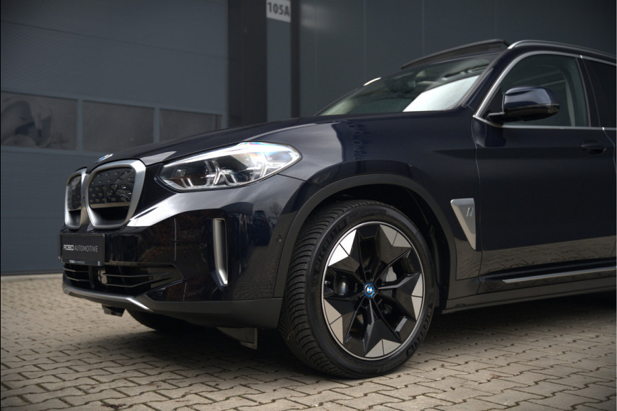 BMW iX3 High Executive 80 kWh | Panoramadak | Keyless | Stoelverwarming | Harman Kardon | Memory Seat | Head-Up Display | 360 Camera | Adaptief Onderstel | Trekhaak | Adaptive LED | Elektrische Stoelen | Apple Carplay |