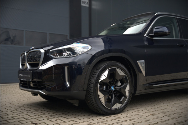 BMW iX3 High Executive 80 kWh | Panoramadak | Keyless | Stoelverwarming | Harman Kardon | Memory Seat | Head-Up Display | 360 Camera | Adaptief Onderstel | Trekhaak | Adaptive LED | Elektrische Stoelen | Apple Carplay |