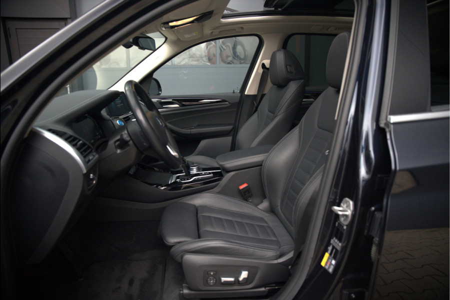 BMW iX3 High Executive 80 kWh | Panoramadak | Keyless | Stoelverwarming | Harman Kardon | Memory Seat | Head-Up Display | 360 Camera | Adaptief Onderstel | Trekhaak | Adaptive LED | Elektrische Stoelen | Apple Carplay |