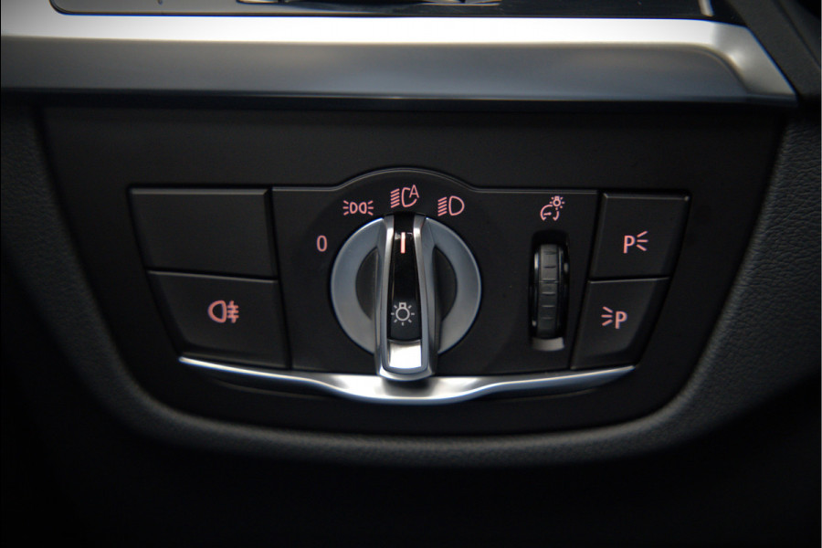 BMW iX3 High Executive 80 kWh | Panoramadak | Keyless | Stoelverwarming | Harman Kardon | Memory Seat | Head-Up Display | 360 Camera | Adaptief Onderstel | Trekhaak | Adaptive LED | Elektrische Stoelen | Apple Carplay |