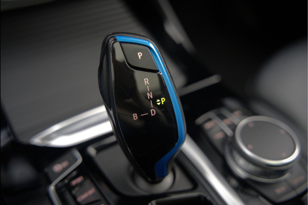 BMW iX3 High Executive 80 kWh | Panoramadak | Keyless | Stoelverwarming | Harman Kardon | Memory Seat | Head-Up Display | 360 Camera | Adaptief Onderstel | Trekhaak | Adaptive LED | Elektrische Stoelen | Apple Carplay |