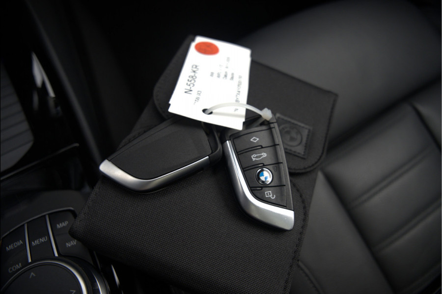 BMW iX3 High Executive 80 kWh | Panoramadak | Keyless | Stoelverwarming | Harman Kardon | Memory Seat | Head-Up Display | 360 Camera | Adaptief Onderstel | Trekhaak | Adaptive LED | Elektrische Stoelen | Apple Carplay |