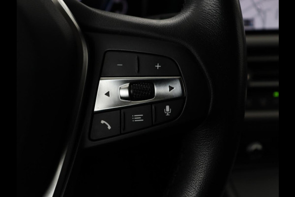 BMW 3-serie 320e Business Edition Plus | Panoramadak | Adaptive cruise | Leder | Sportstoelen | Stoelverwarming | Live Cockpit | Camera | Safety Pack | LaserLight | Carplay | Keyless | PHEV | Plug In