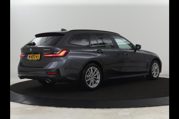 BMW 3-serie 320e Business Edition Plus | Panoramadak | Adaptive cruise | Leder | Sportstoelen | Stoelverwarming | Live Cockpit | Camera | Safety Pack | LaserLight | Carplay | Keyless | PHEV | Plug In