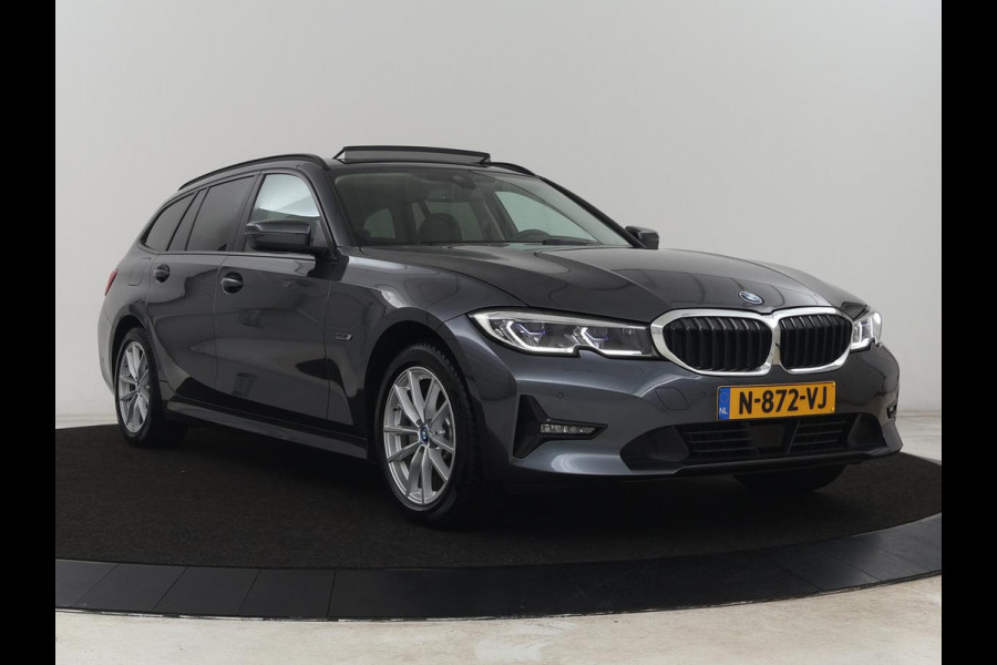 BMW 3-serie 320e Business Edition Plus | Panoramadak | Adaptive cruise | Leder | Sportstoelen | Stoelverwarming | Live Cockpit | Camera | Safety Pack | LaserLight | Carplay | Keyless | PHEV | Plug In