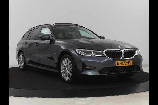 BMW 3-serie 320e Business Edition Plus | Panoramadak | Adaptive cruise | Leder | Sportstoelen | Stoelverwarming | Live Cockpit | Camera | Safety Pack | LaserLight | Carplay | Keyless | PHEV | Plug In