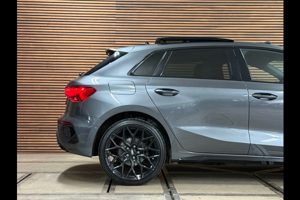 Audi A3 Sportback 40 TFSIe S-line Competition | Black Pack | Full Option | PANO | Matrixx | Ambient | Business-pakket+ | AudiSound