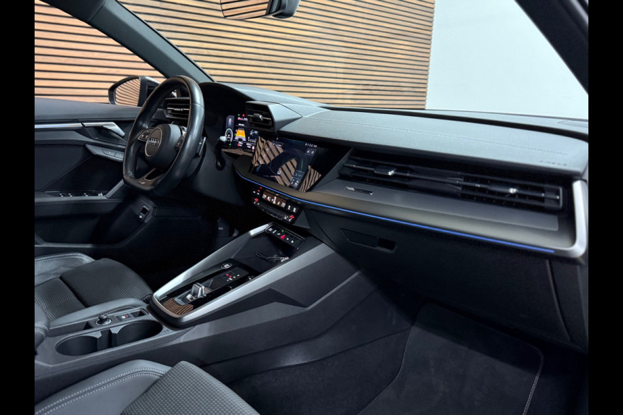 Audi A3 Sportback 40 TFSIe S-line Competition | Black Pack | Full Option | PANO | Matrixx | Ambient | Business-pakket+ | AudiSound