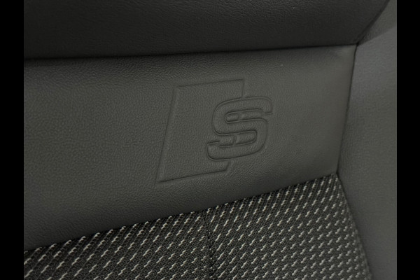 Audi A3 Sportback 40 TFSIe S-line Competition | Black Pack | Full Option | PANO | Matrixx | Ambient | Business-pakket+ | AudiSound