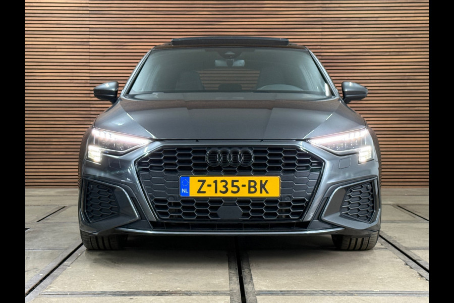 Audi A3 Sportback 40 TFSIe S-line Competition | Black Pack | Full Option | PANO | Matrixx | Ambient | Business-pakket+ | AudiSound