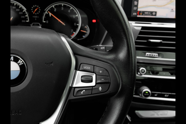 BMW X3 sDrive20i xLine - Pano - Trekhaak - Head-Up - Camera - Hifi