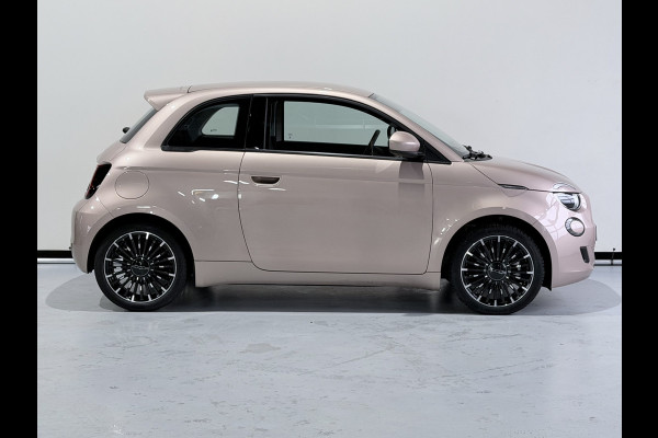 Fiat 500E Icon 42 kWh CAMERA 17 INCH VELGEN
