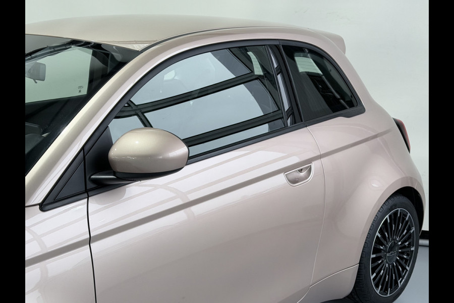 Fiat 500E Icon 42 kWh CAMERA 17 INCH VELGEN