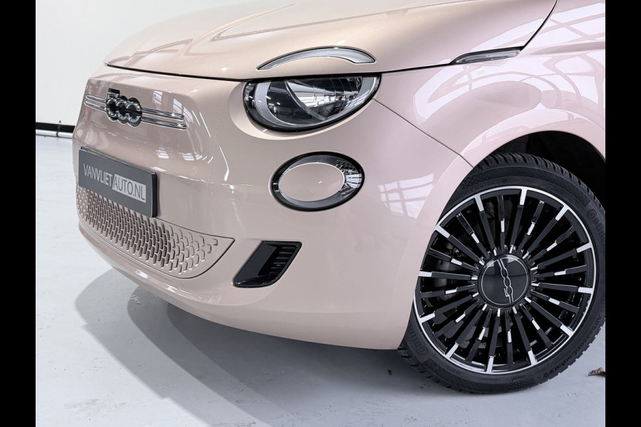 Fiat 500E Icon 42 kWh CAMERA 17 INCH VELGEN