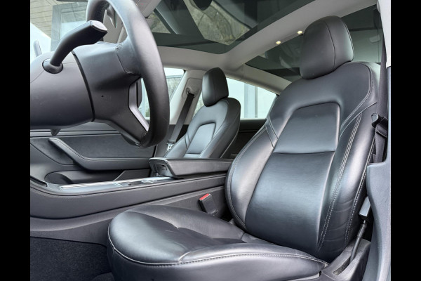 Tesla Model 3 Aut. Long Range Dual Motor AWD | SoH 86% | Trekhaak | Autopilot | Panorama | Leder | 19 Inch |