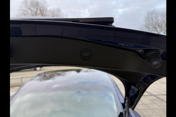 Tesla Model 3 Aut. Long Range Dual Motor AWD | SoH 86% | Trekhaak | Autopilot | Panorama | Leder | 19 Inch |