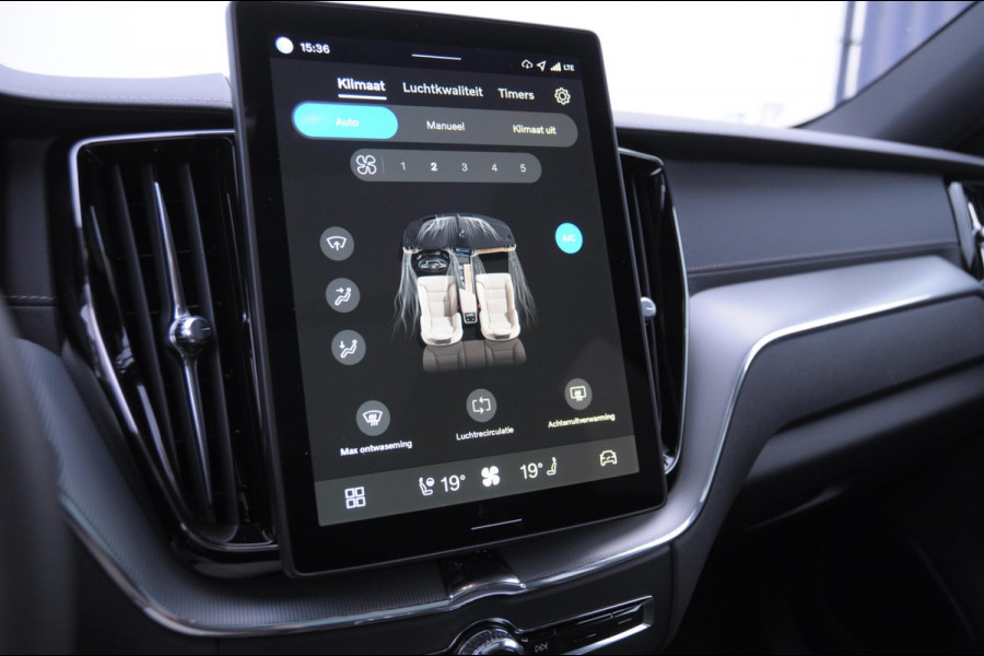 Volvo XC60 T6 350PK Automaat AWD Ultra Black Edition Facelift/ Head-up display/ Harman Kardon audio/ BLIS/ Elektrischbedienbare stoelen met geheugen / Panoramadak/ Adaptive cruise control/ Pilot assist/ Apple Carplay/ Android auto/