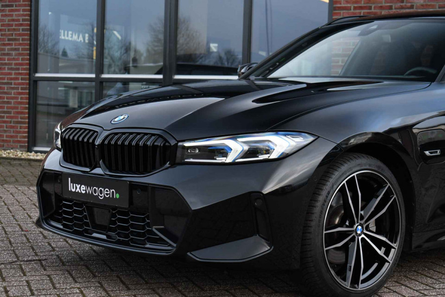 BMW 3 Serie Touring 330e xDrive M-Sport LCI-2 ACC el-zetels-leder HUD 19inch