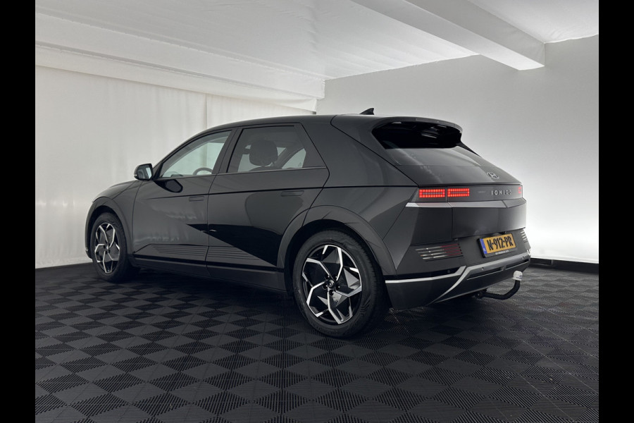 Hyundai IONIQ 5 Connect+ 73kWh (3-Fase-11kW) {SOH-98%} INCL-BTW) Aut *HEATPUMP | LEATHER-FABRIC | BOSE-AUDIO | FULL-LED | DIGI-COCKPIT | AMBIENTLIGHT | DAB | SHIFTPADDLES | HEAD-UP | NAVI-FULLMAP | KEYLESS | CAMERA | HEATED-COMFORTSEATS | TOWBAR*