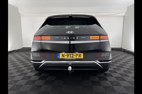Hyundai IONIQ 5 Connect+ 73kWh (3-Fase-11kW) {SOH-98%} INCL-BTW) Aut *HEATPUMP | LEATHER-FABRIC | BOSE-AUDIO | FULL-LED | DIGI-COCKPIT | AMBIENTLIGHT | DAB | SHIFTPADDLES | HEAD-UP | NAVI-FULLMAP | KEYLESS | CAMERA | HEATED-COMFORTSEATS | TOWBAR*