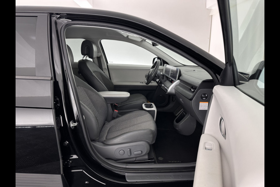 Hyundai IONIQ 5 Connect+ 73kWh (3-Fase-11kW) {SOH-98%} INCL-BTW) Aut *HEATPUMP | LEATHER-FABRIC | BOSE-AUDIO | FULL-LED | DIGI-COCKPIT | AMBIENTLIGHT | DAB | SHIFTPADDLES | HEAD-UP | NAVI-FULLMAP | KEYLESS | CAMERA | HEATED-COMFORTSEATS | TOWBAR*