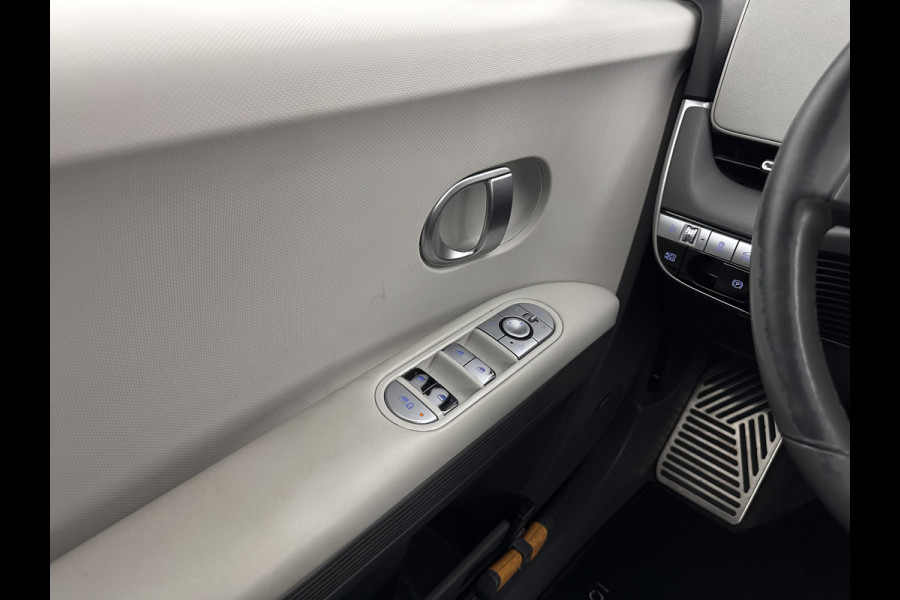 Hyundai IONIQ 5 Connect+ 73kWh (3-Fase-11kW) {SOH-98%} INCL-BTW) Aut *HEATPUMP | LEATHER-FABRIC | BOSE-AUDIO | FULL-LED | DIGI-COCKPIT | AMBIENTLIGHT | DAB | SHIFTPADDLES | HEAD-UP | NAVI-FULLMAP | KEYLESS | CAMERA | HEATED-COMFORTSEATS | TOWBAR*