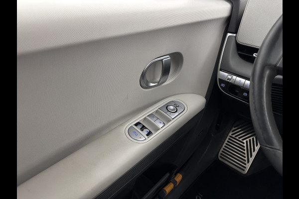 Hyundai IONIQ 5 Connect+ 73kWh (3-Fase-11kW) {SOH-98%} INCL-BTW) Aut *HEATPUMP | LEATHER-FABRIC | BOSE-AUDIO | FULL-LED | DIGI-COCKPIT | AMBIENTLIGHT | DAB | SHIFTPADDLES | HEAD-UP | NAVI-FULLMAP | KEYLESS | CAMERA | HEATED-COMFORTSEATS | TOWBAR*