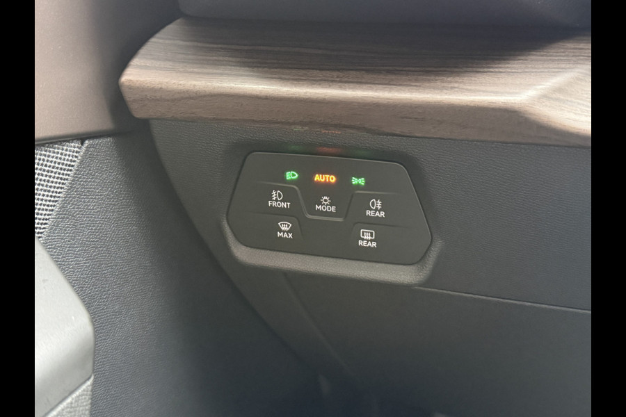 Seat Leon 1.5 eTSI Style Business Intense | Camera | Apple Carplay | Keyless