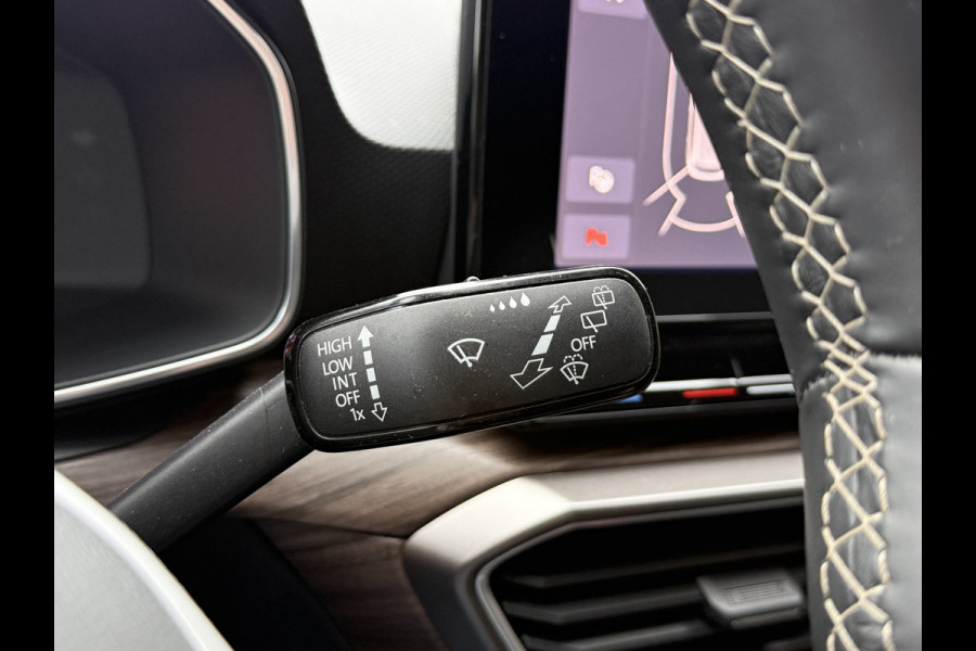 Seat Leon 1.5 eTSI Style Business Intense | Camera | Apple Carplay | Keyless