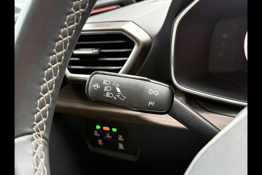 Seat Leon 1.5 eTSI Style Business Intense | Camera | Apple Carplay | Keyless