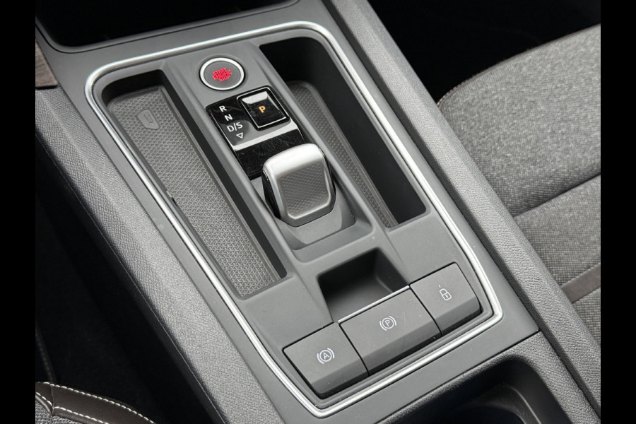 Seat Leon 1.5 eTSI Style Business Intense | Camera | Apple Carplay | Keyless