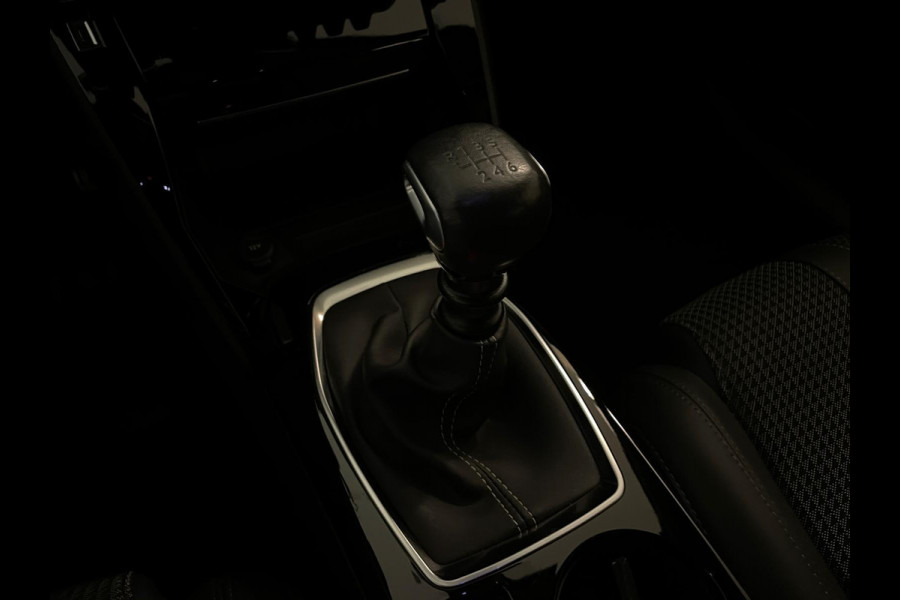 Peugeot 208 1.2 PureTech GT Pack CLIMA APPLE CARPLAY NAVI CRUISE ELEK RAMEN CENT VERG VELGEN PRIVACYGLAS