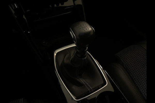 Peugeot 208 1.2 PureTech GT Pack CLIMA APPLE CARPLAY NAVI CRUISE ELEK RAMEN CENT VERG VELGEN PRIVACYGLAS