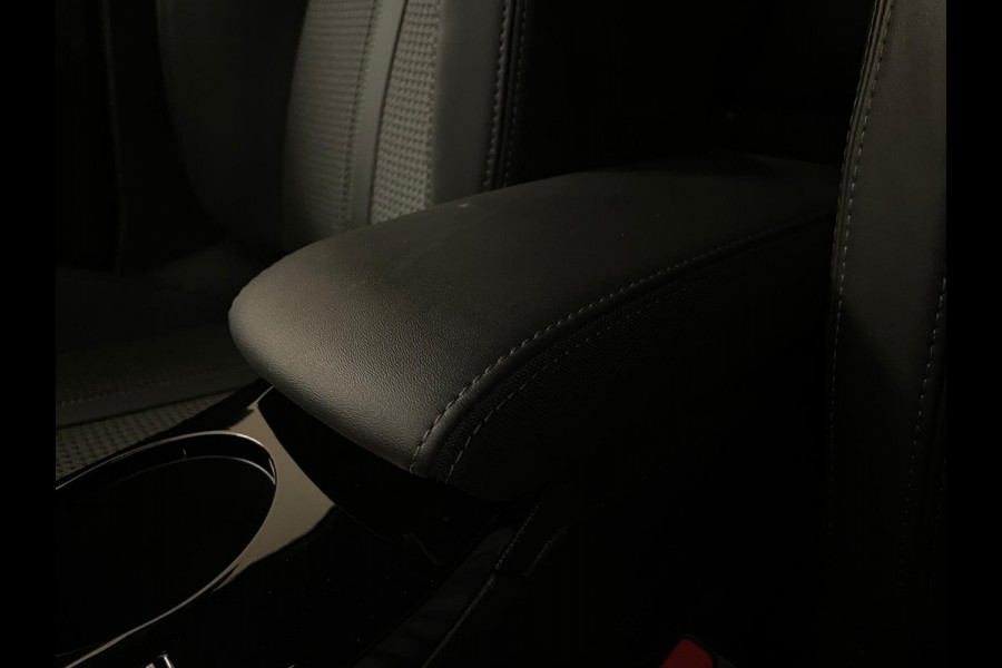 Peugeot 208 1.2 PureTech GT Pack CLIMA APPLE CARPLAY NAVI CRUISE ELEK RAMEN CENT VERG VELGEN PRIVACYGLAS