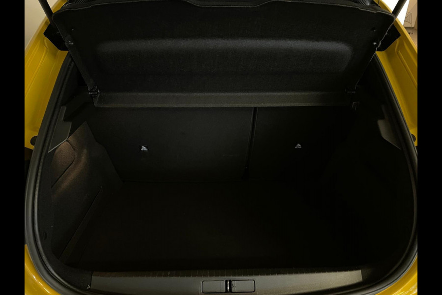 Peugeot 208 1.2 PureTech GT Pack CLIMA APPLE CARPLAY NAVI CRUISE ELEK RAMEN CENT VERG VELGEN PRIVACYGLAS