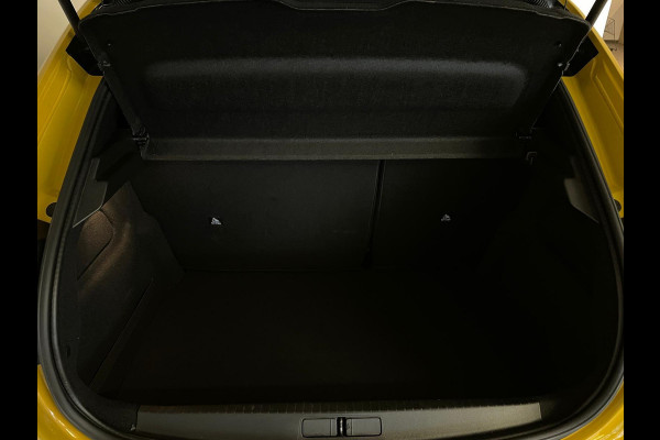 Peugeot 208 1.2 PureTech GT Pack CLIMA APPLE CARPLAY NAVI CRUISE ELEK RAMEN CENT VERG VELGEN PRIVACYGLAS